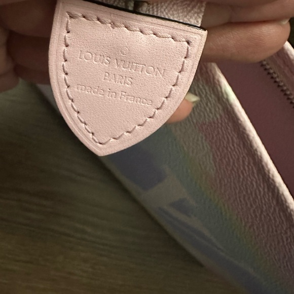 🎈SOLD🎈Louis Vuitton Toiletry 26 escale pochette - Picture 4 of 6